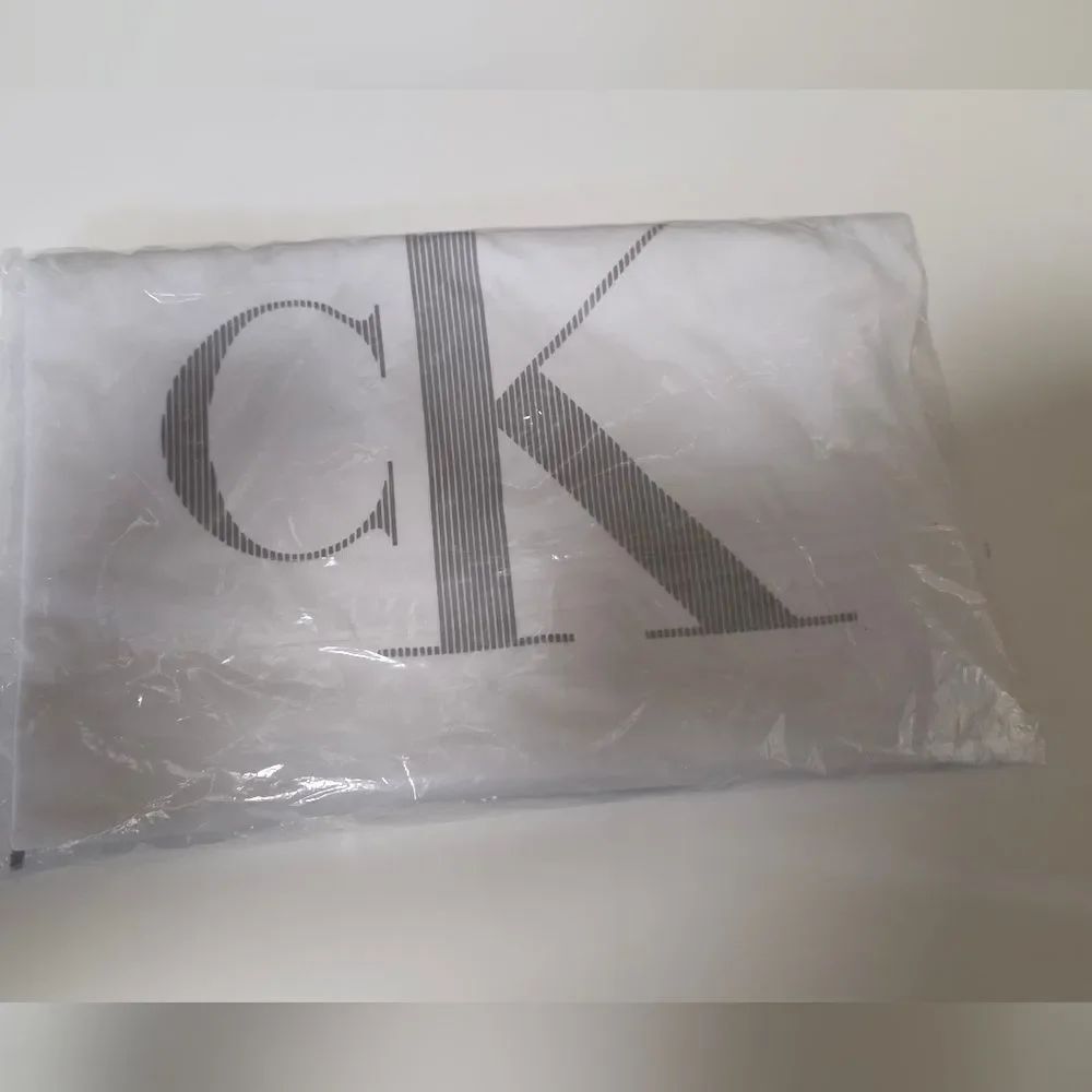 Calvin Klein Basic Tee - Picture 4 of 5